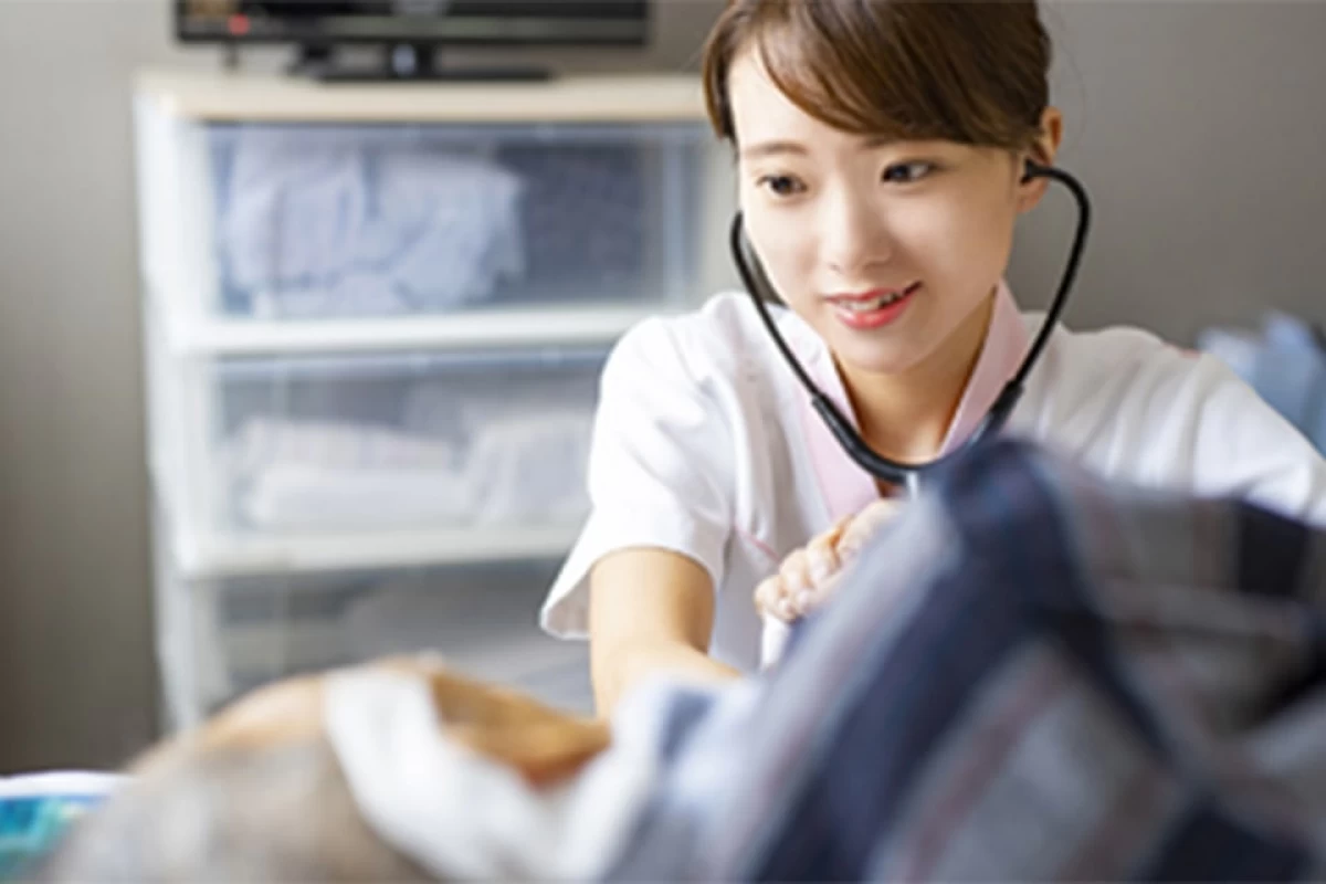 24時間体制の訪問看護で入居者様の暮らしをサポート