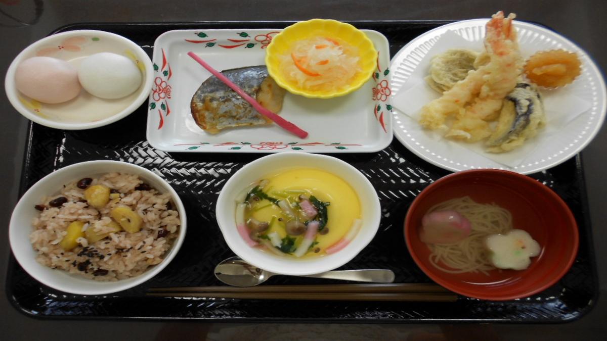 旬の食材やご当地メニューも提供