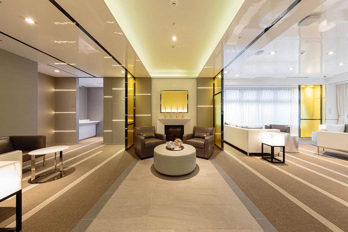 洗練された雰囲気が漂うラウンジ