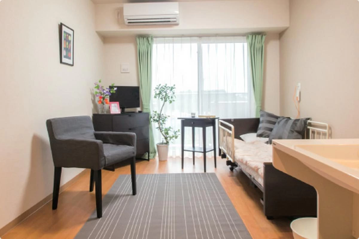 大きな窓のある明るく、プライベート感のある居室