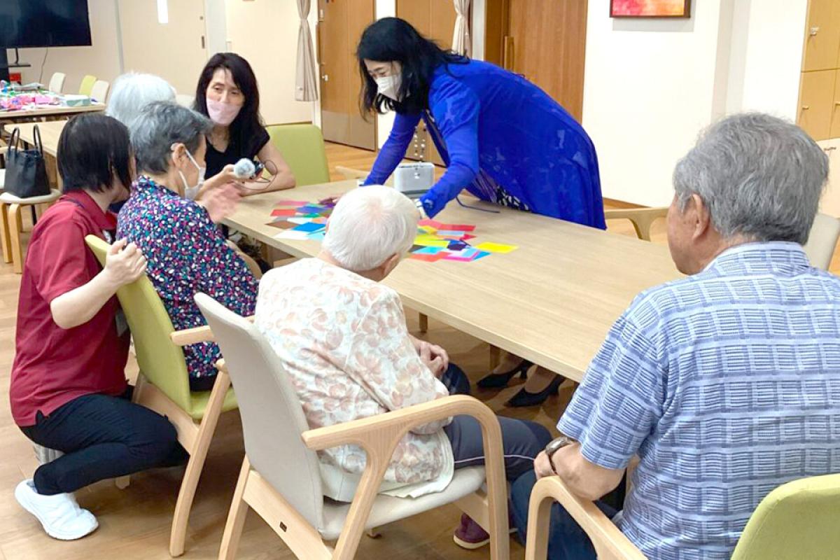 コミュニティカフェで交流の輪が広がります