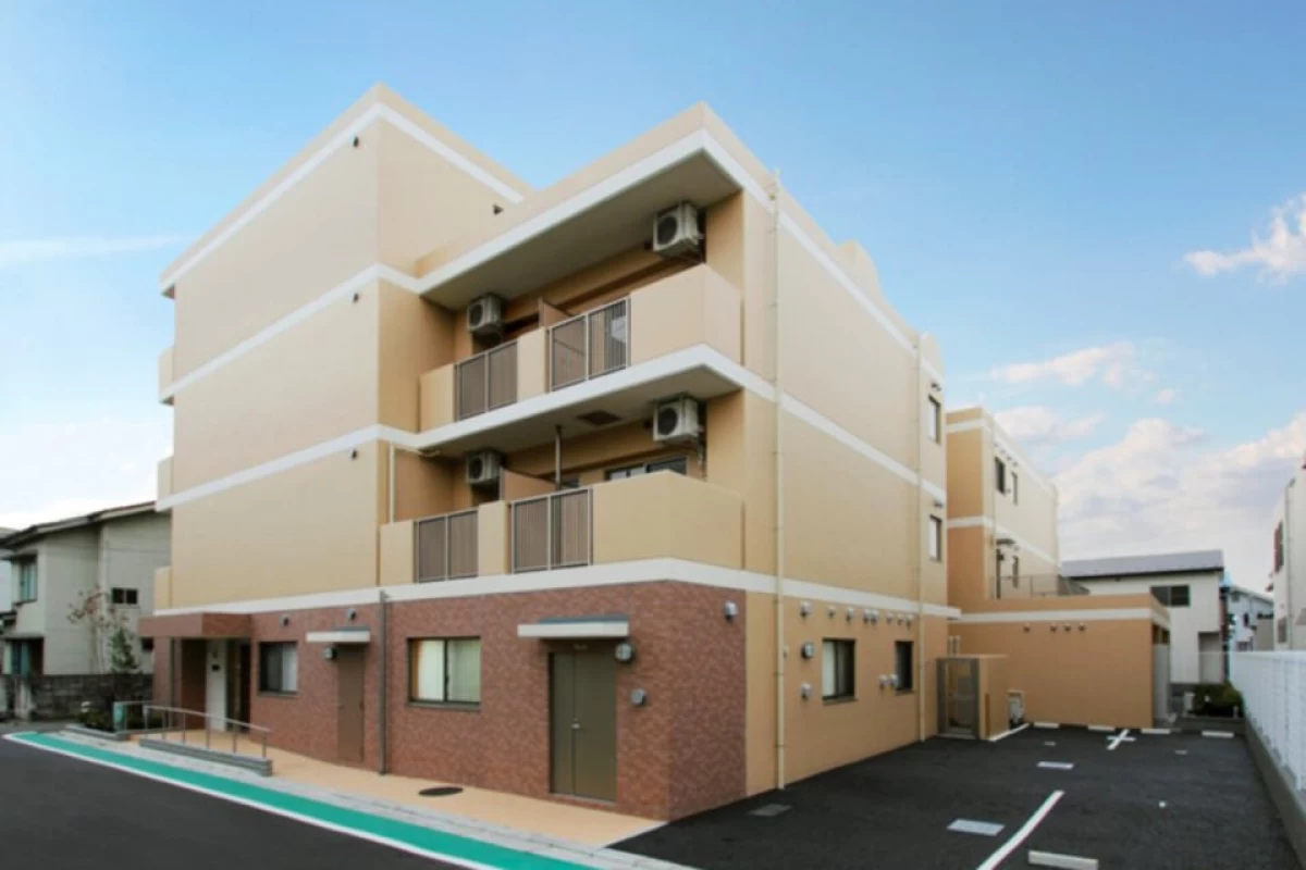 近くに総合病院、スーパー、ドラッグストアが立地する生活しやすい環境