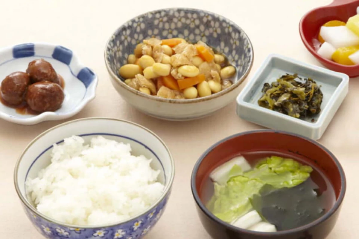 お食事（イメージ）