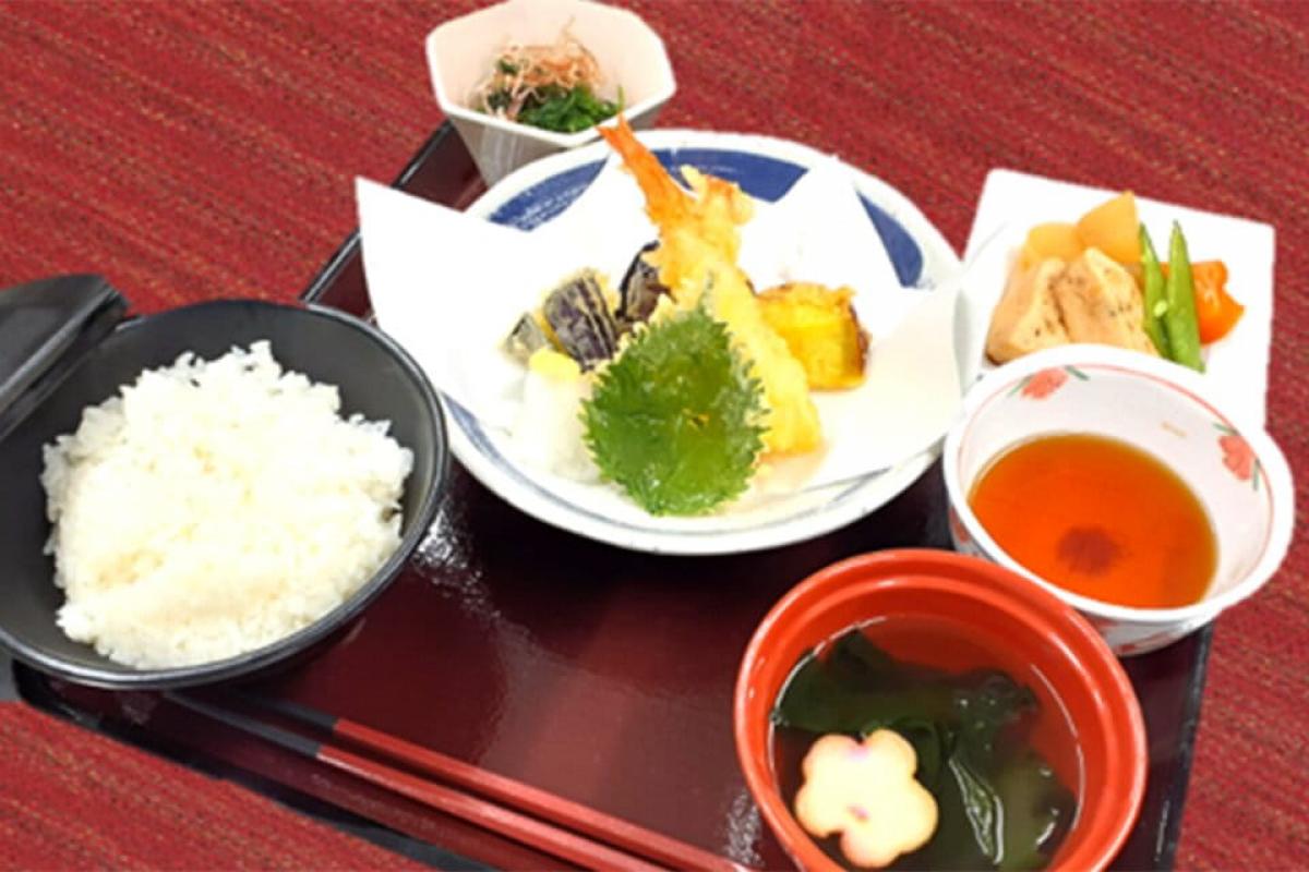 お食事（イメージ）