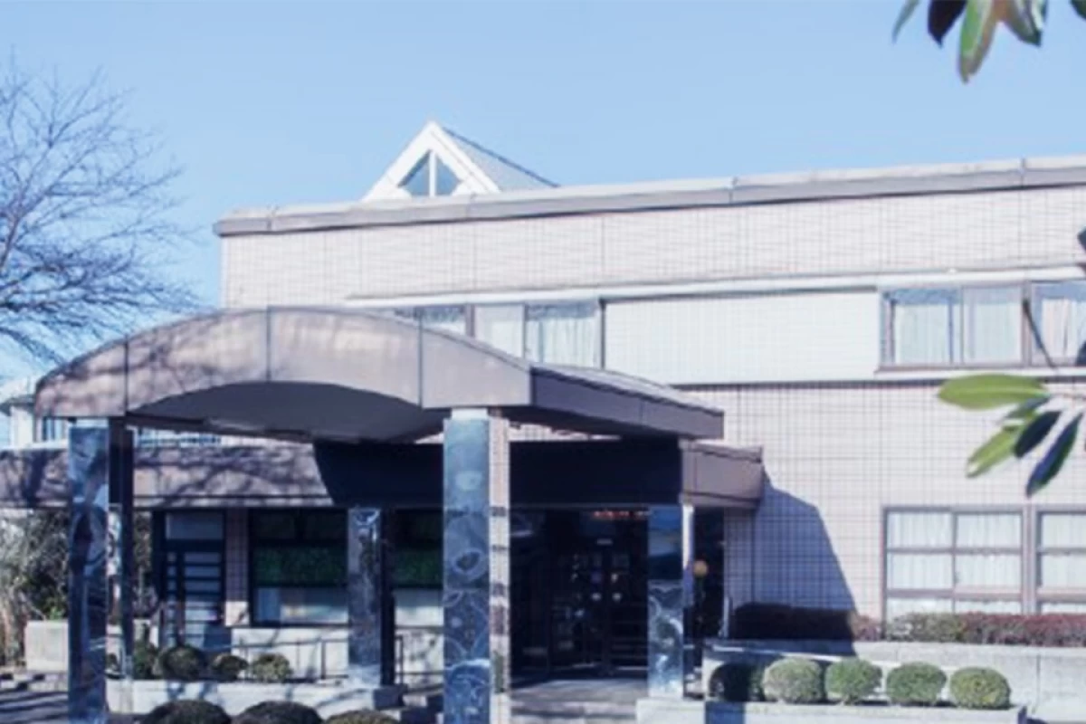 ロイヤルハウス石岡 本館