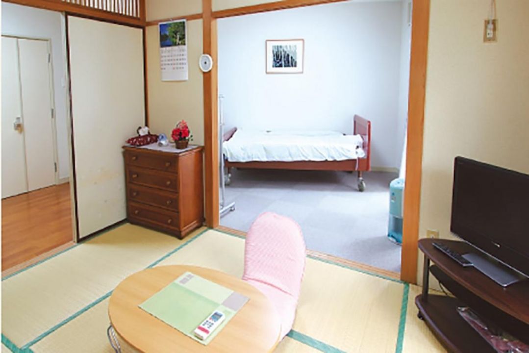 ロイヤルハウス石岡 本館