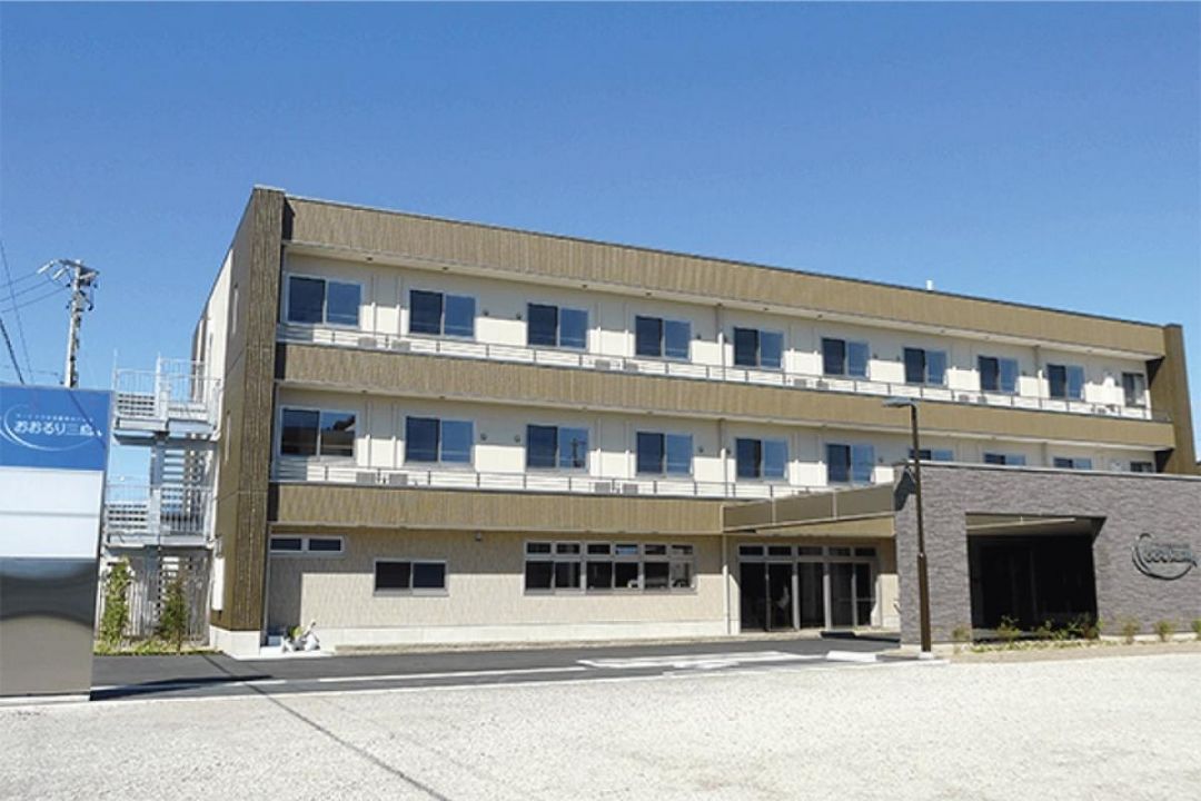 おおるり三島