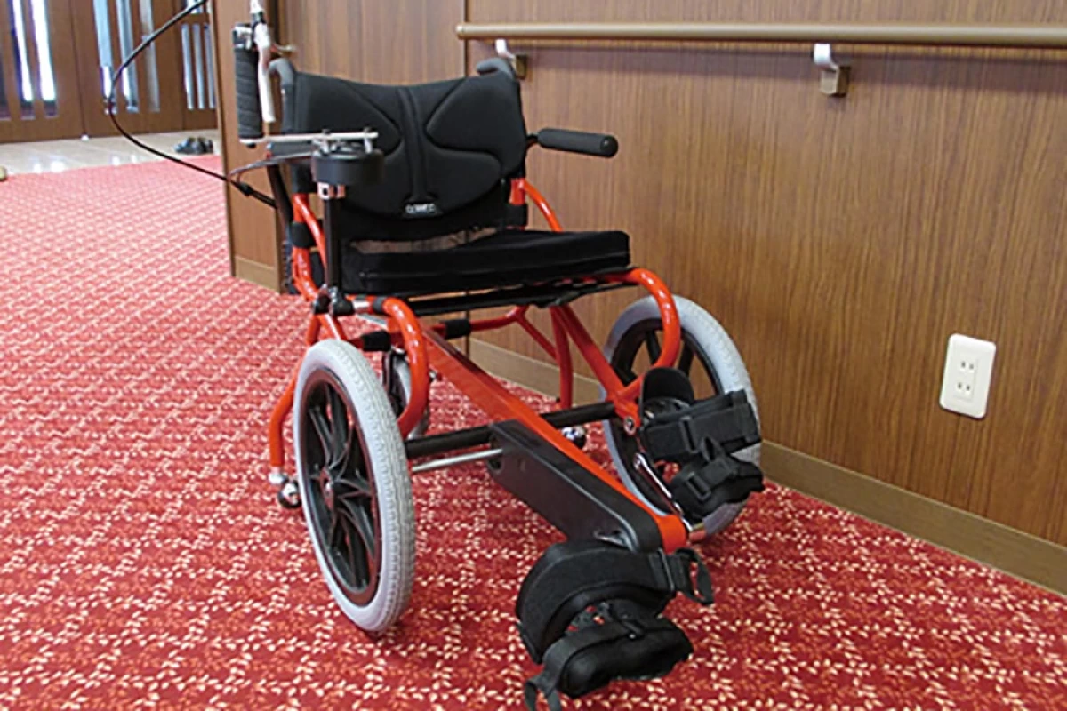 足こぎ車いす