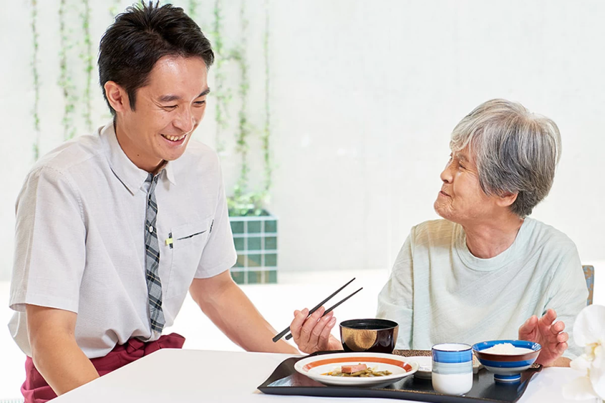 お食事は栄養士が監修。毎食作り立てを召し上がれます