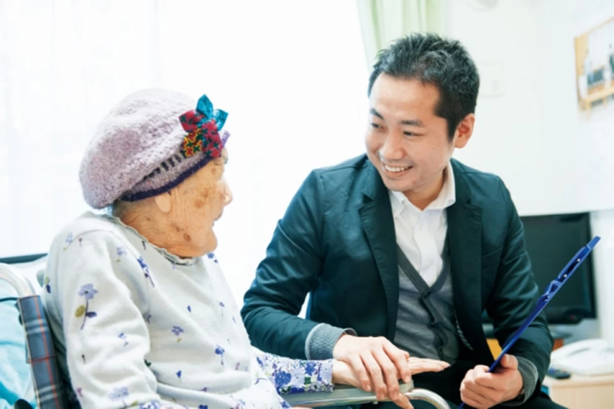 スタッフは24時間館内に常駐。チームケアにて生活を支えます。