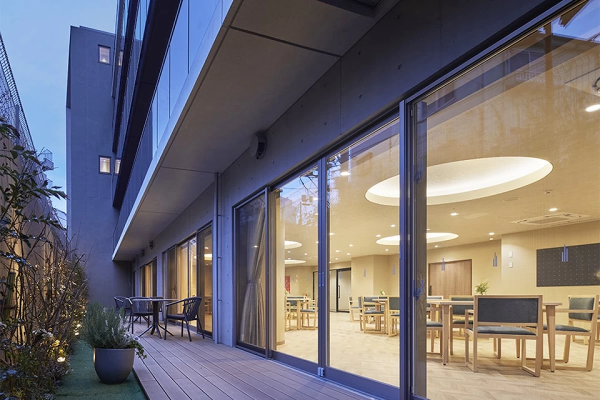 チャームスイート西新宿