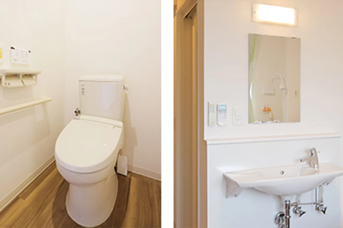 居室のトイレと洗面台