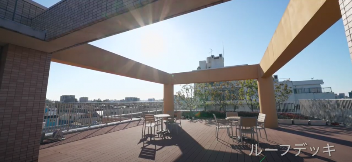 ルーフデッキ