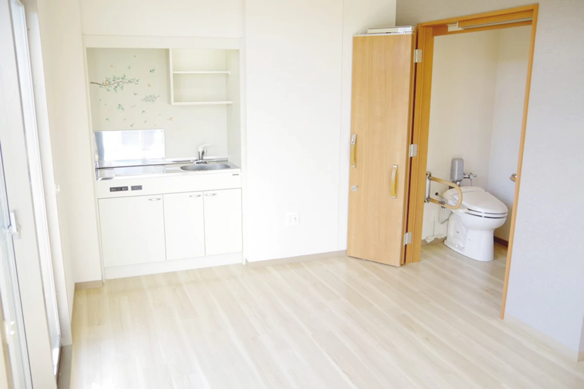 ミニキッチン、トイレ
