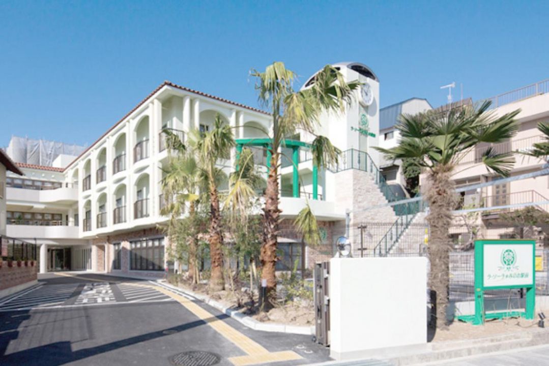 ラ・ソーラみのお駅前