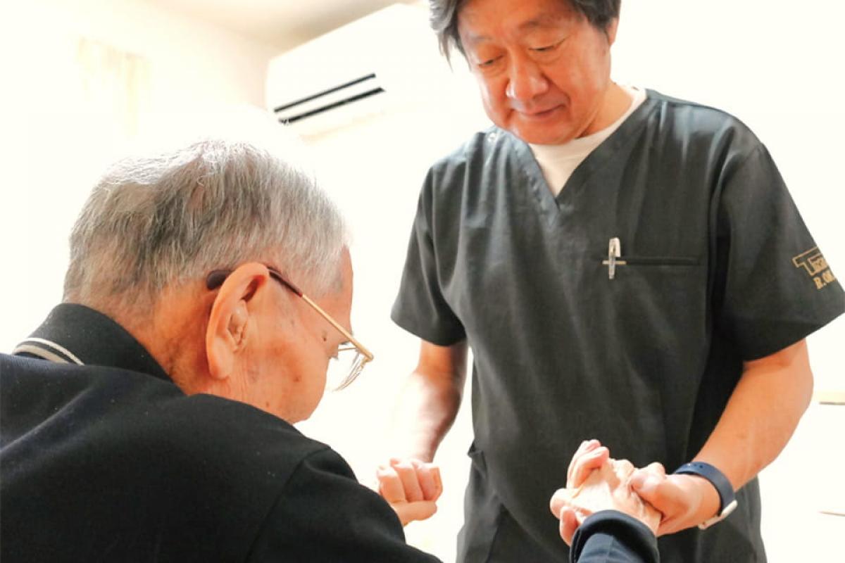 神経内科専門の医師が訪問診療を実施。入居後も不安なく治療を継続できます