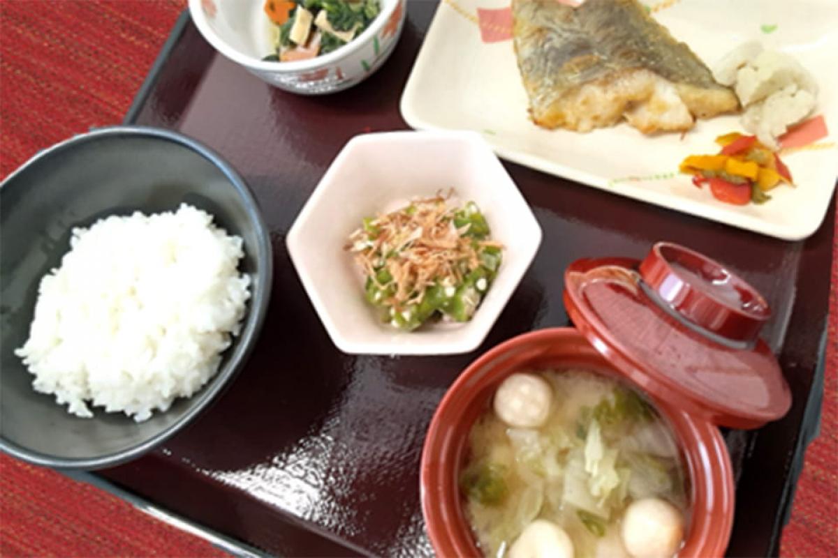 お食事（イメージ）