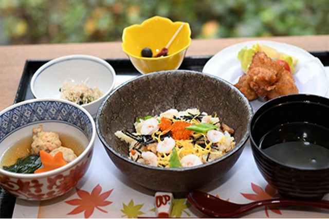 創業55年の実績と信頼のあるお食事を提供