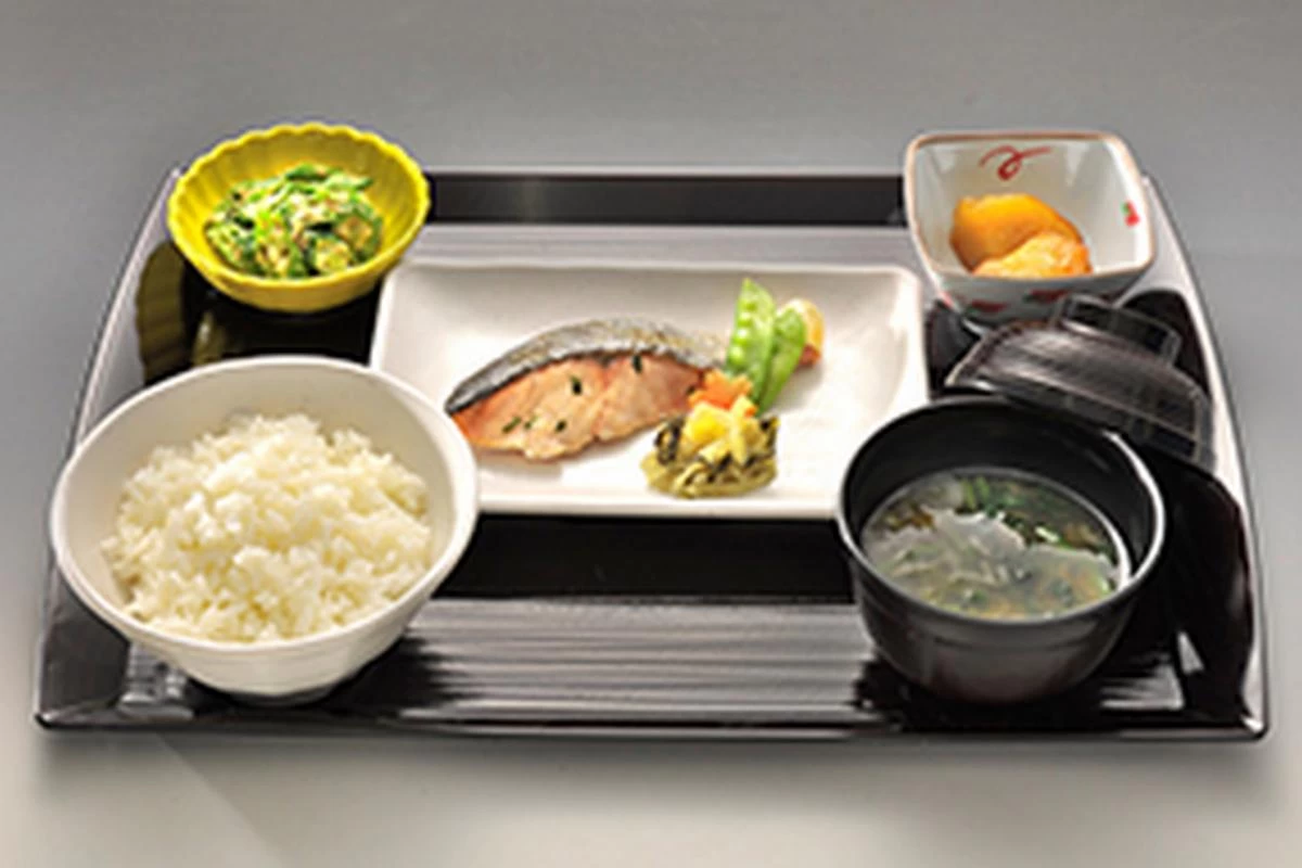 団らんの中で食べるヘルシーな食事。