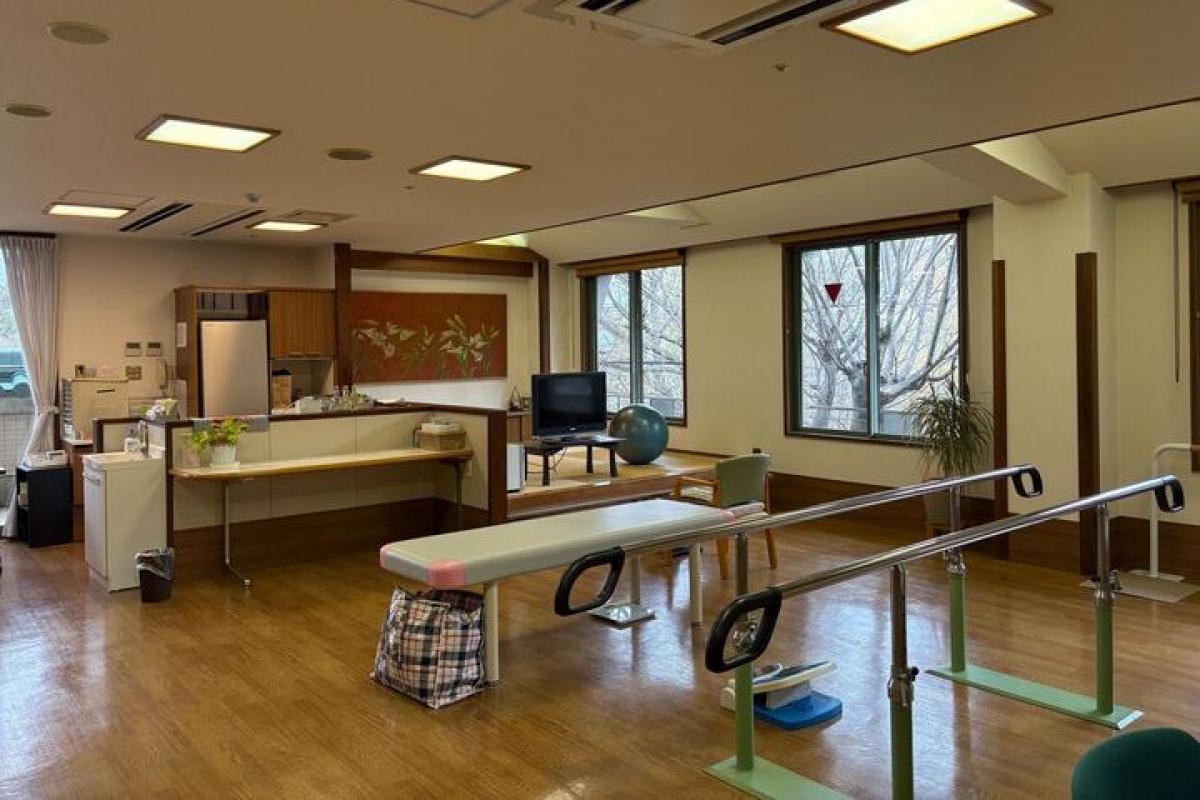 エスティームライフ学園前