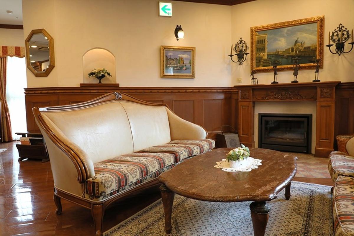 ロングライフ・クイーンズ塩屋