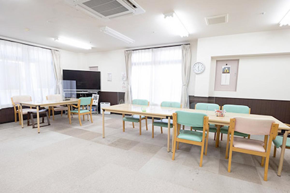 明るく手開放感のある食堂