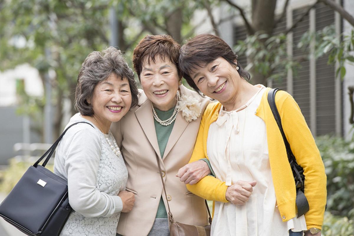 周辺は調布市の高級住宅街。駅チカなので便利です