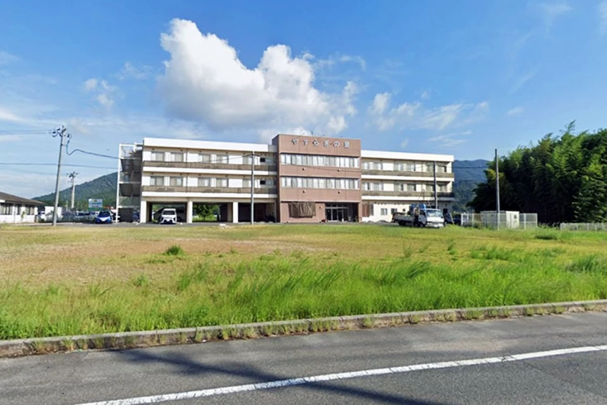 利便性の高い周辺環境。バスターミナルも近くにあります
