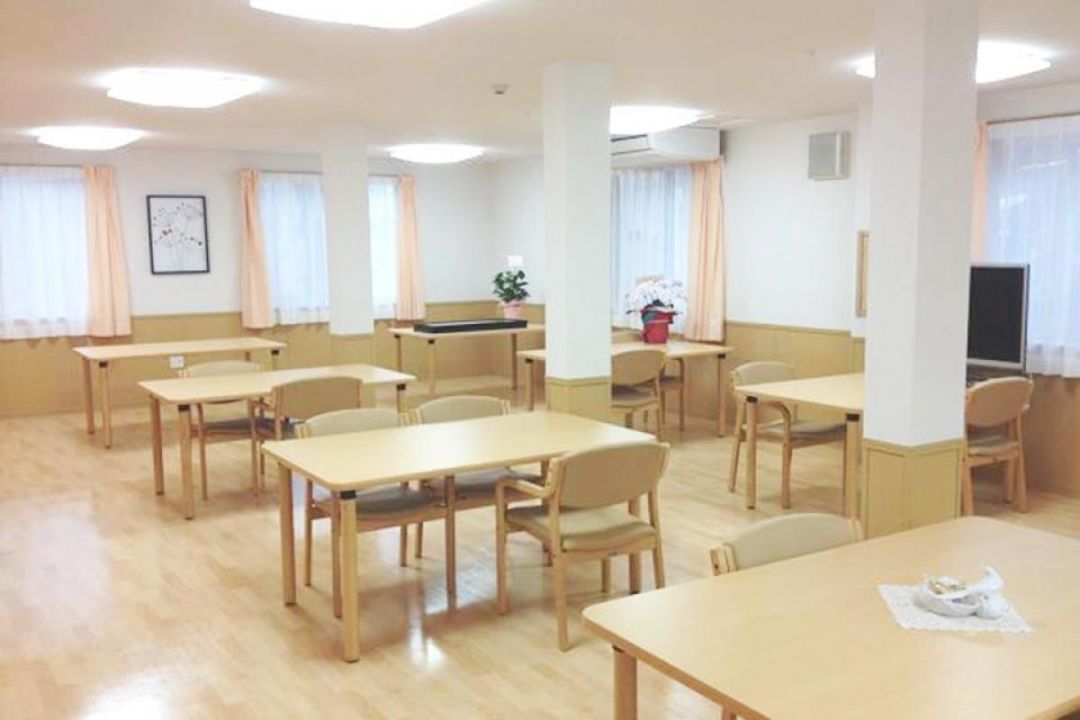 藍花八尾
