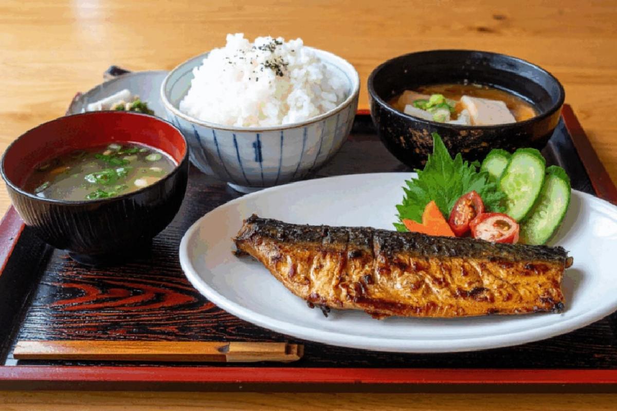 食事（イメージ）