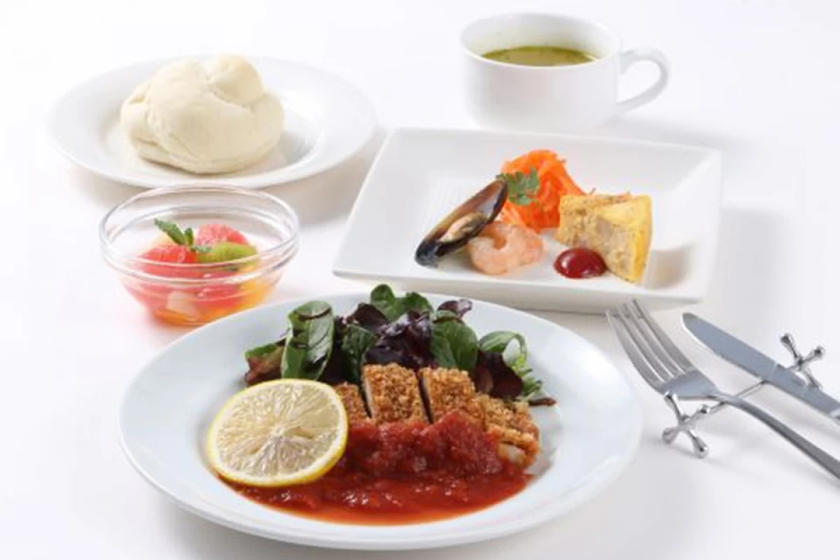 できたてと選べる楽しさに満ちたお食事の時間