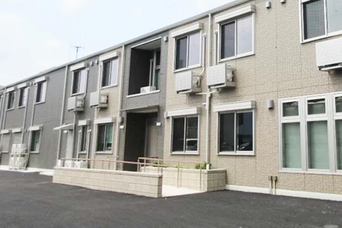 散歩も楽しめる川沿いの静かで穏やかな住環境