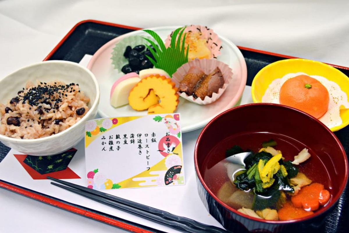 館内厨房で手作りされる温かいお食事