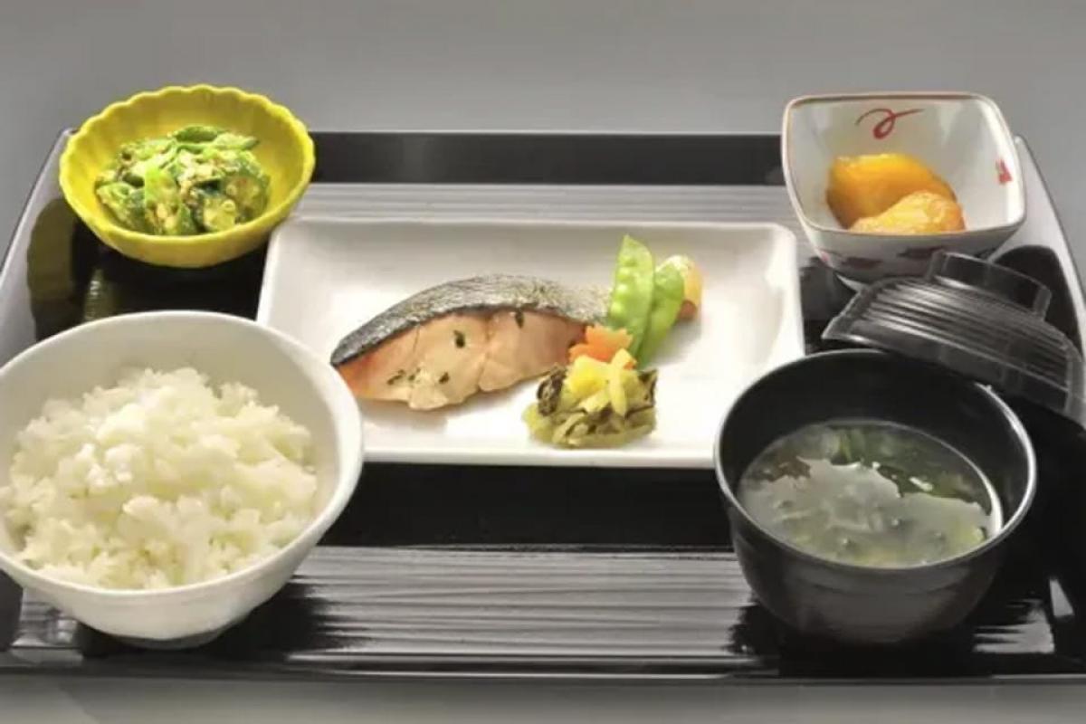 お食事（イメージ）