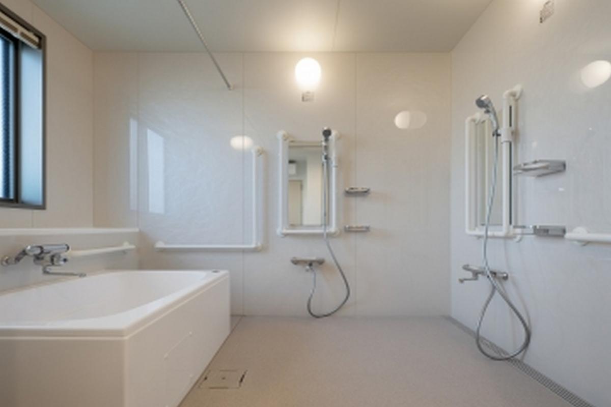 最新の設備と手厚い介護サービスでサポート