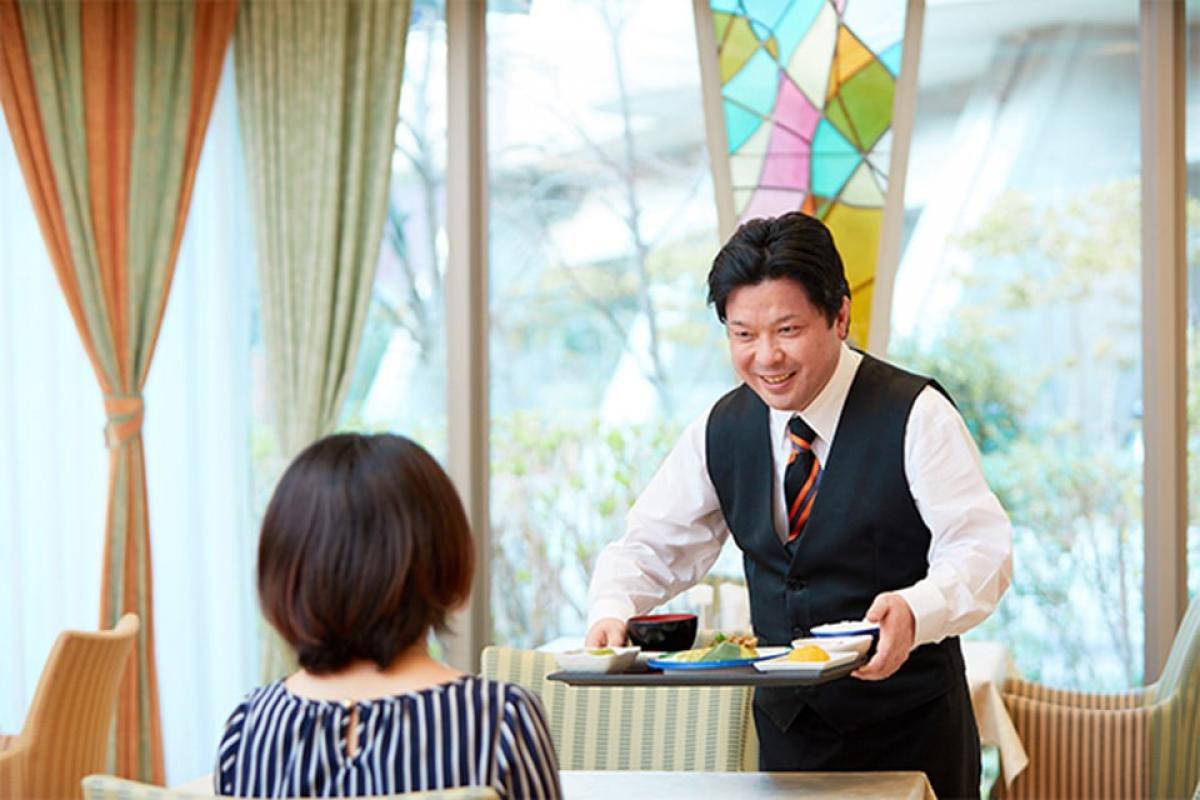 専属の栄養士が考案した食事を毎食提供