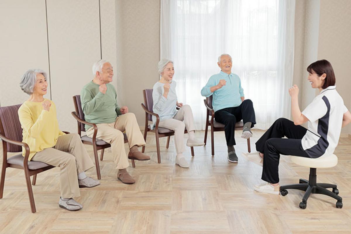 広々とした設計で床暖房完備。介護が必要な方も安心の居室。