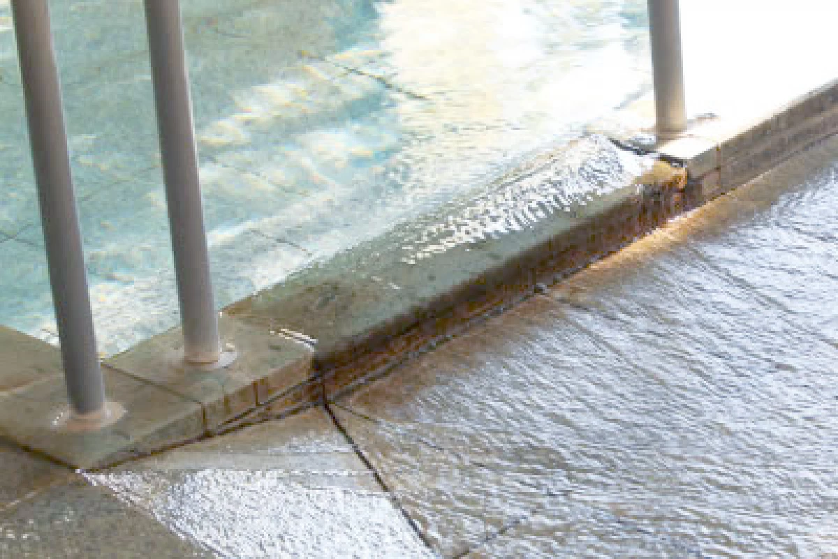 開放的な大浴場で良質な天然温泉を堪能