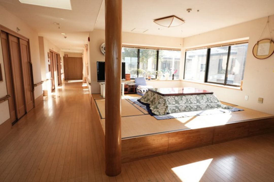 なかにいだ翔裕館