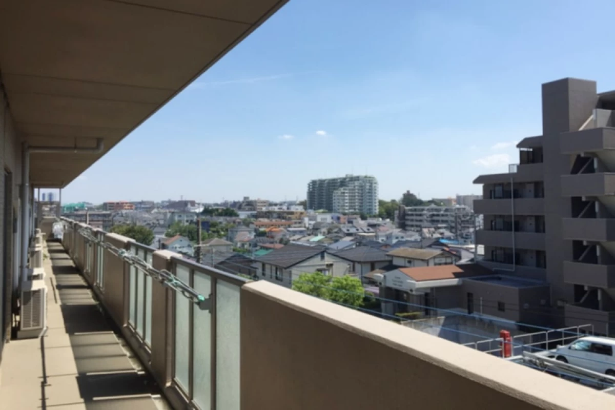 東急田園都市線「つきみ野」駅から徒歩約10分。周辺は閑静な住宅街です