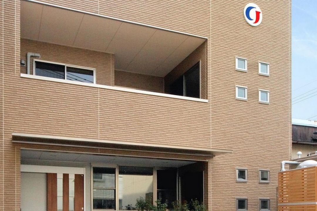ソラスト白金