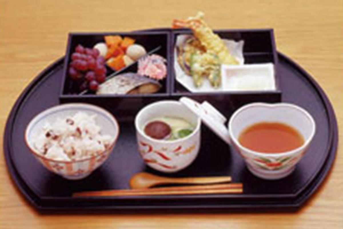 お食事（イメージ）