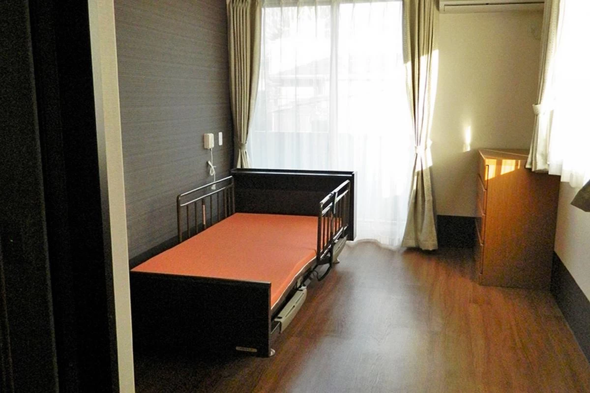 施設内には介護スタッフが24時間常駐し、夜間の不安な時間帯も見守り続けてくれます。