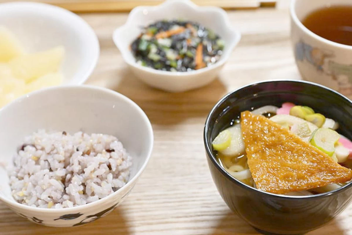彩り豊かで味わい深いできたての食事を