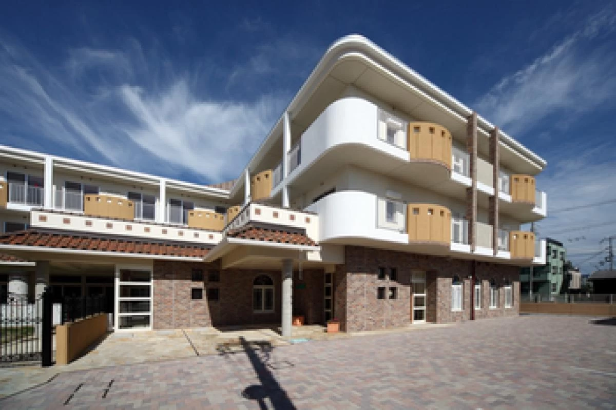 有料老人ホーム朋央