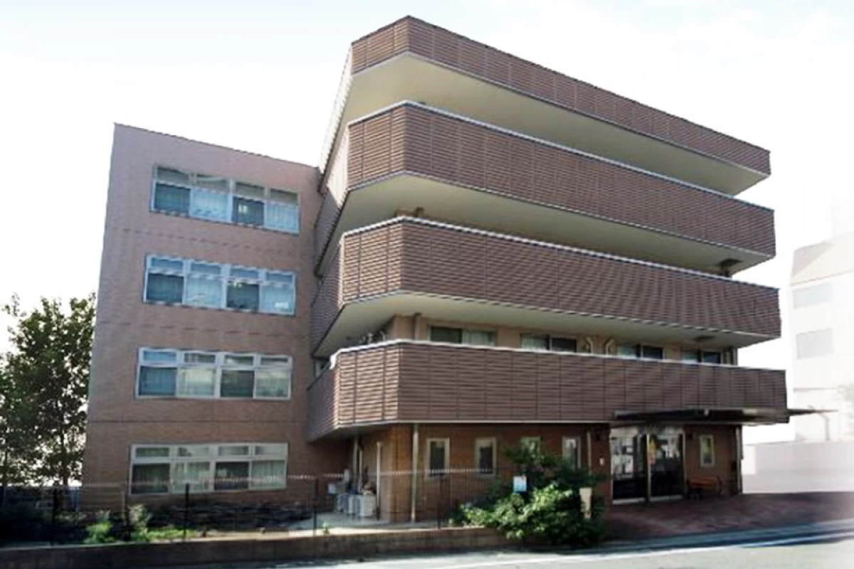 周辺は閑静な住宅街で、落ち着きのある環境です