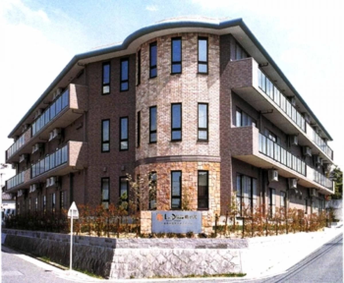 ラ・プラス鶴が沢