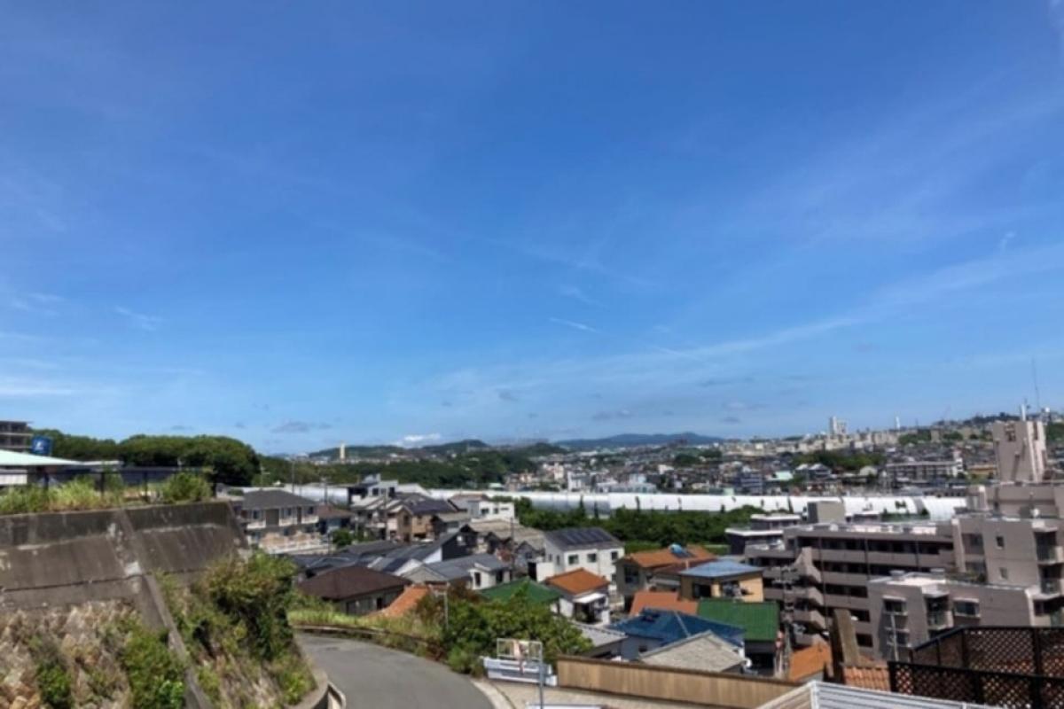 垂水句南多聞台の高台に立地。公園が近くにあり散歩場所として最適です